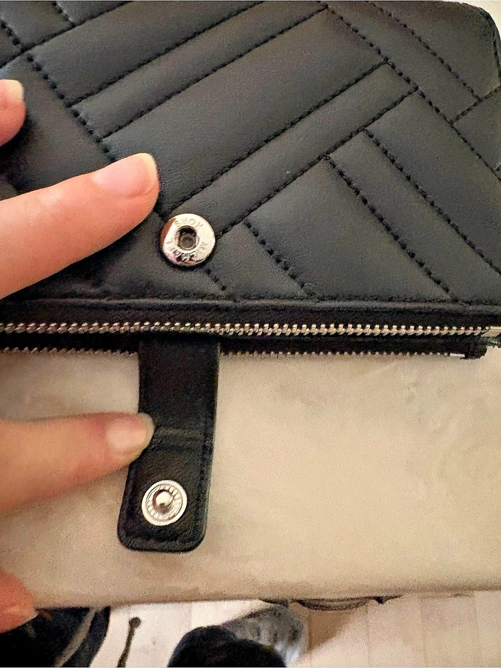 Michael Kors Large Quilted Leather Wristlet Black - Picture 12 of 13